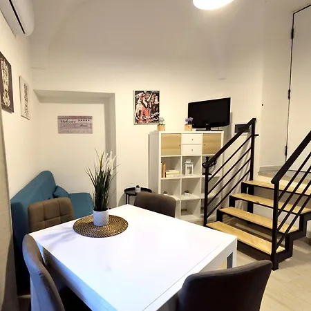 Апартаменты La Casa Di Carta Al Duomo *