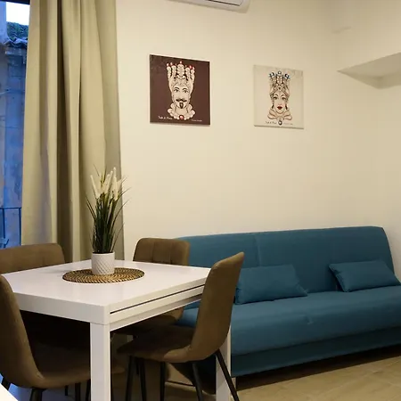 La Casa Di Carta Al Duomo Катания